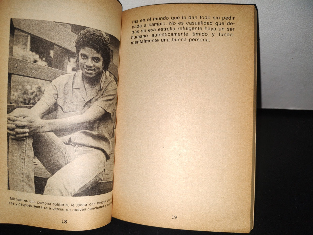 93- Lo Desconocido Sobre... Michael Jackson - Pilar Obón Y Jorge Sola - Primera Edición 1984