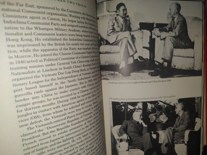 34- Journey Between Two Chinas - Seymour Topping - 1972