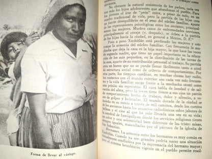 118- Vida Y Magia En Un Pueblo Otomí Del Mezquital - Luigi Tranfo - Instituto Nacional Indigenista, 1989