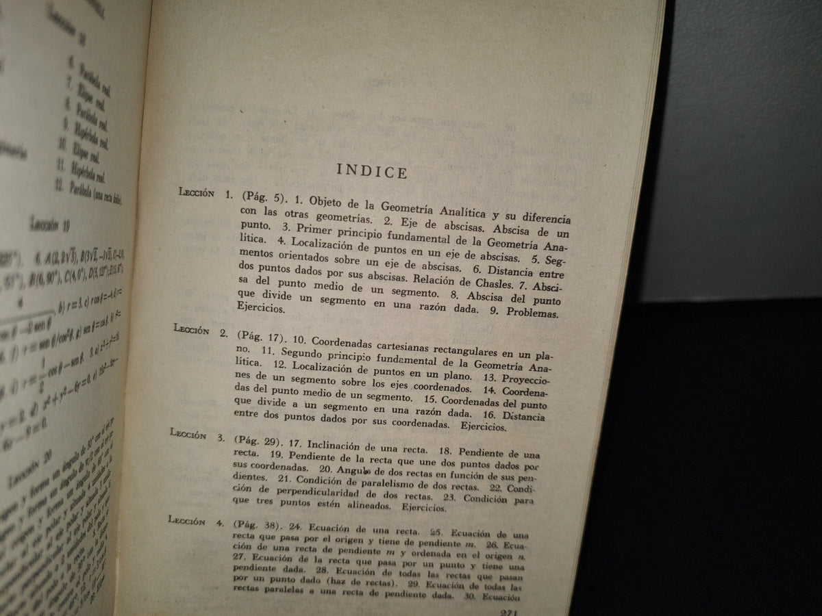 75- Geometría Analítica. Matemáticas Quinto Libro - Marcelo Santaló, Vicente Carbonell - Manuel Porrúa, S. A. Librería - 1979