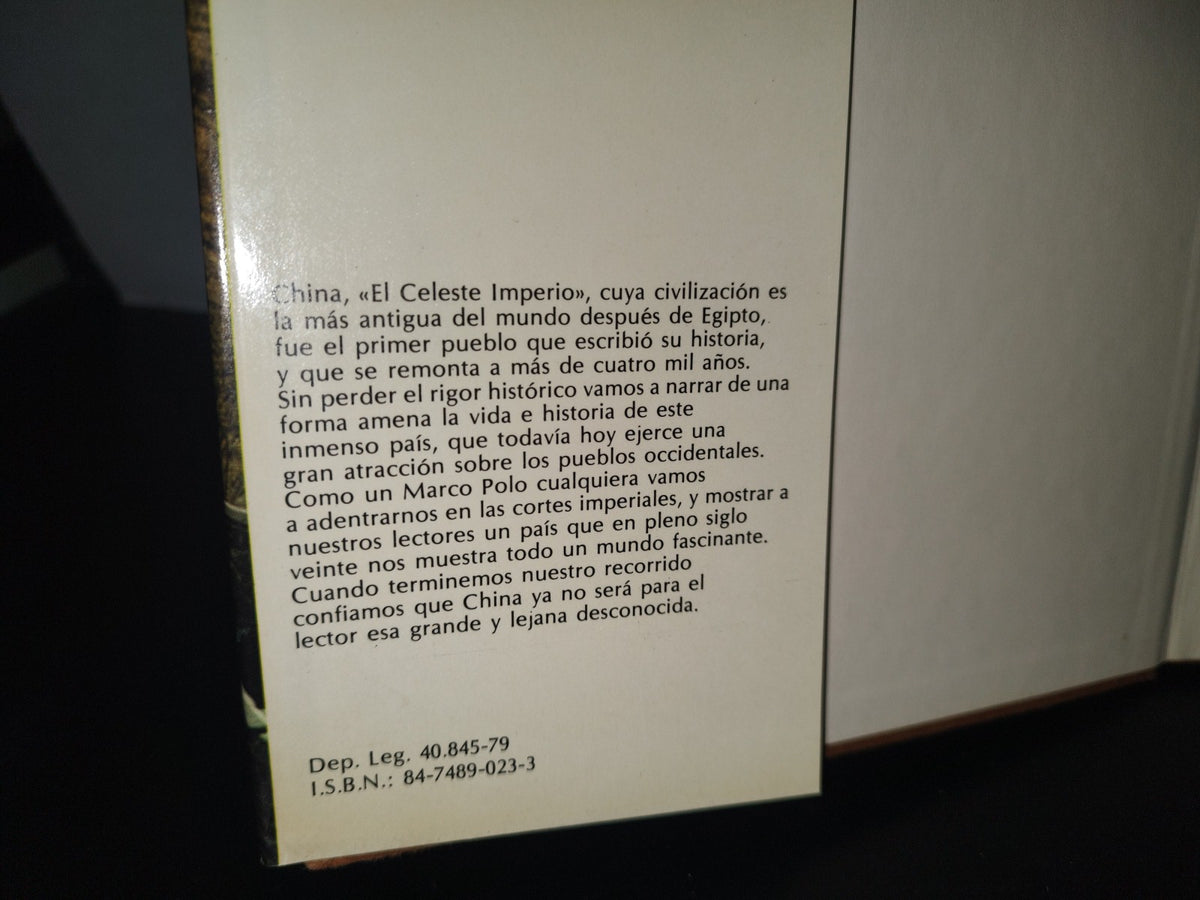 128- China. Viaje Por Su Vida Y Su Belleza - Ediciones Castell - 1981