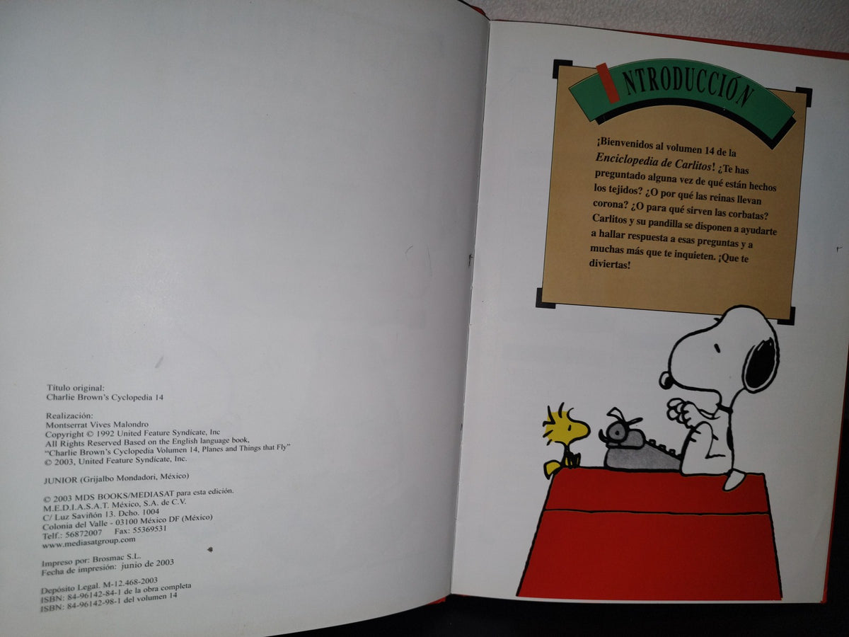 101- Enciclopedia De Carlitos 14. Vestidos De Pies A Cabeza - 2003