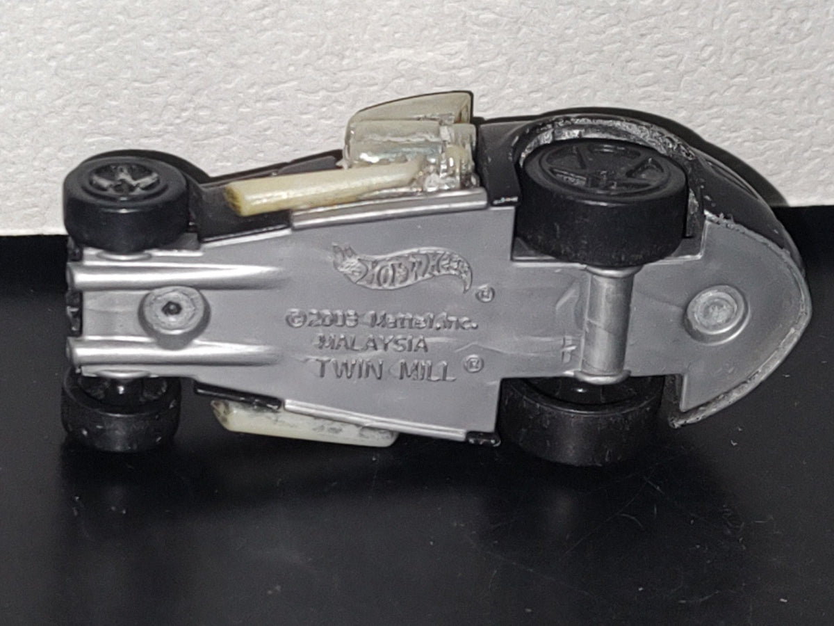 A5- Carro Hot Wheels: Twin Mill® Negro ©2003 Mattel Inc.