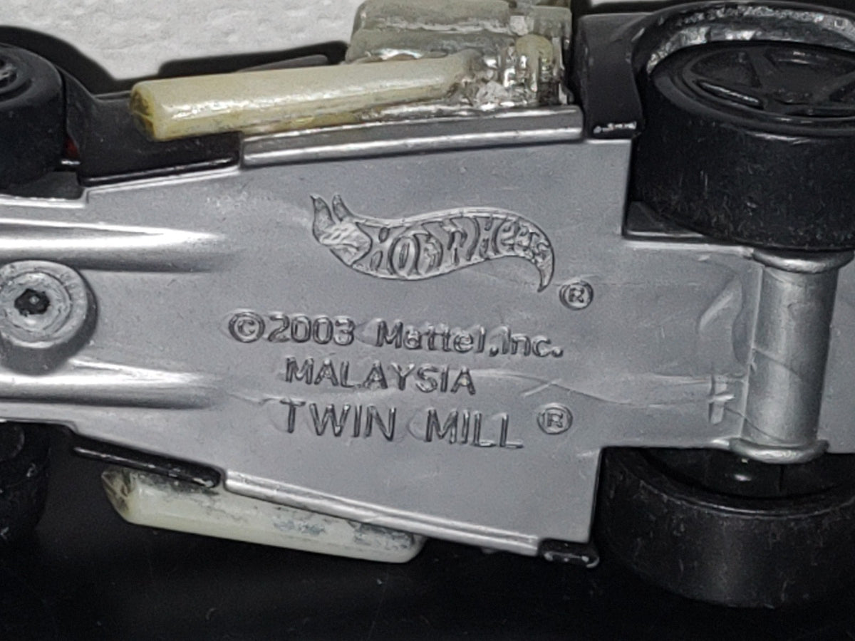 A5- Carro Hot Wheels: Twin Mill® Negro ©2003 Mattel Inc.