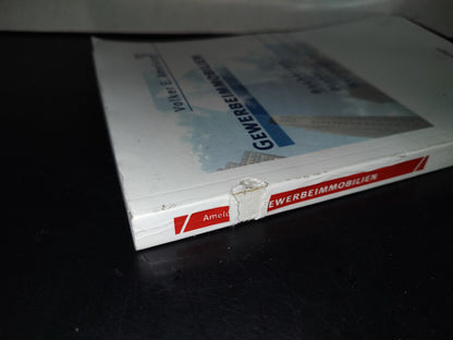 220- Gewerbeimmobilien. Bauherren, Planer, Wettbewerbe - Volker E. Amelung. 1st. Edition 1996