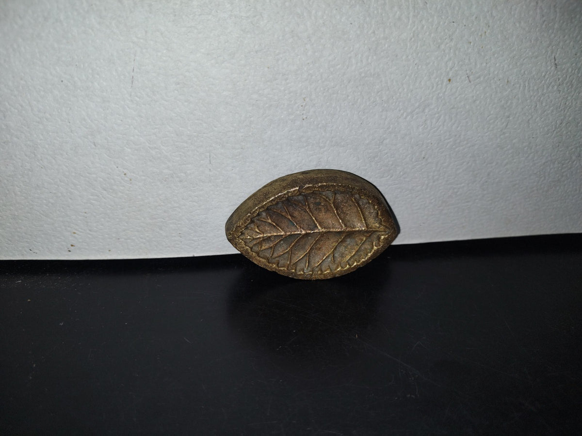 A2- Pequeño Alhajero De Bronce En Forma De Hoja De Árbol - 70'S