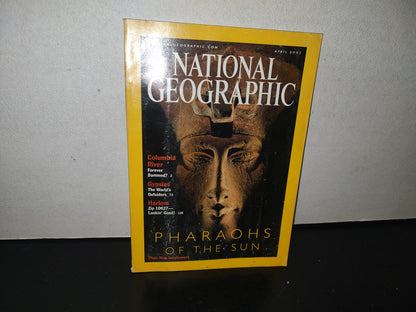 128- National Geographic Magazine. Pharaohs Of The Sun - April 2001