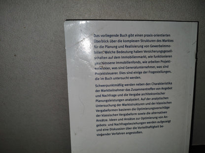220- Gewerbeimmobilien. Bauherren, Planer, Wettbewerbe - Volker E. Amelung. 1st. Edition 1996