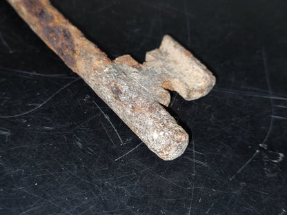 A6- Llave Grande Antigua De Mango Ovalado - 20'S - 30'S