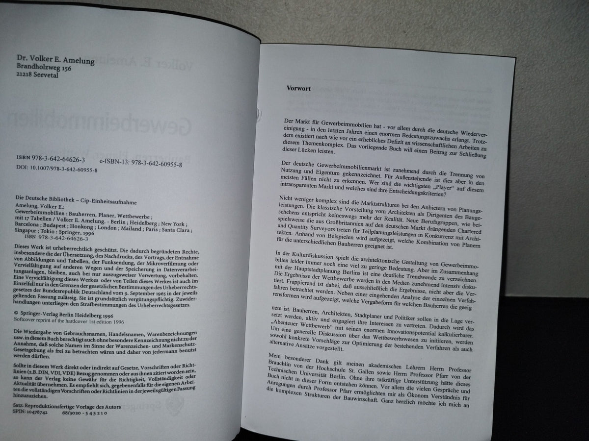 220- Gewerbeimmobilien. Bauherren, Planer, Wettbewerbe - Volker E. Amelung. 1st. Edition 1996