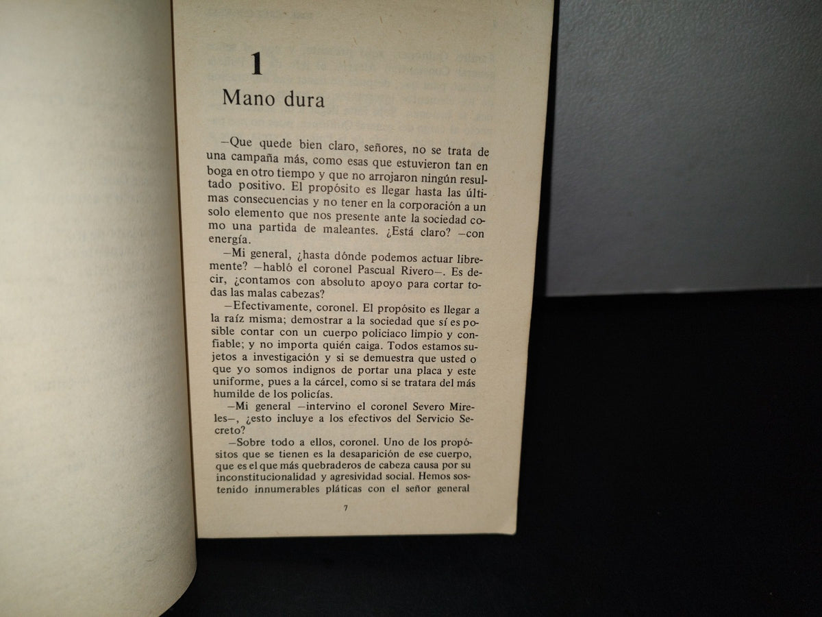77- Agente Secreto - José Pérez Chowell - Primera Edición, Septiembe De 1980