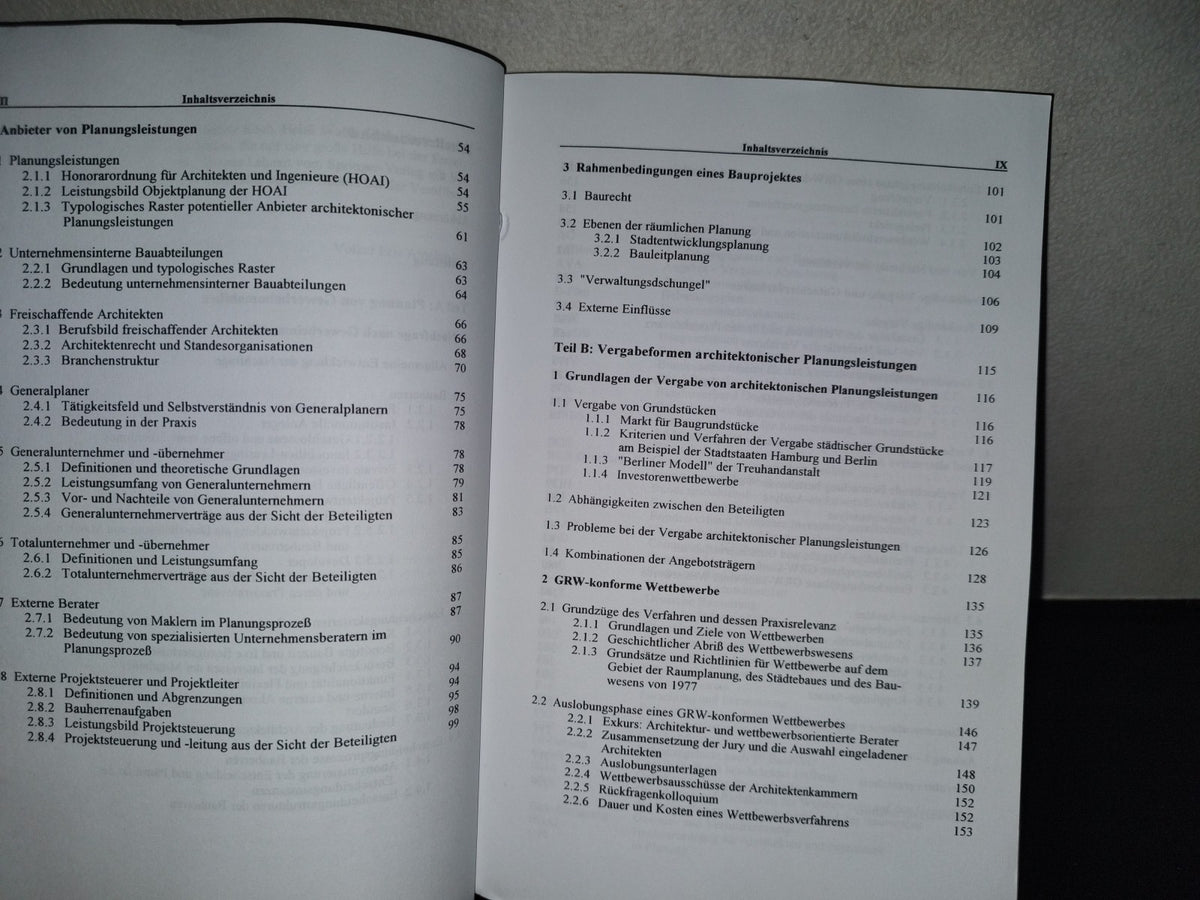 220- Gewerbeimmobilien. Bauherren, Planer, Wettbewerbe - Volker E. Amelung. 1st. Edition 1996