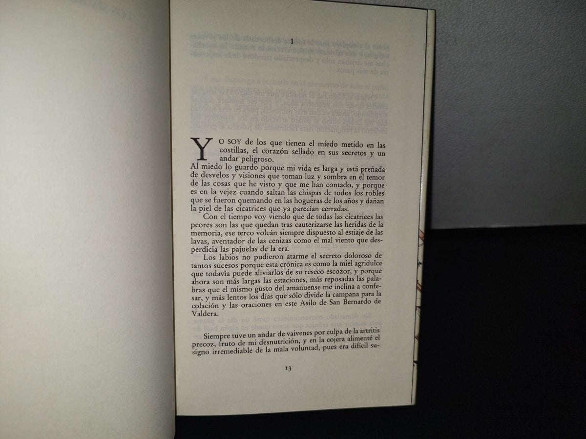 89- Apócrifo Del Clavel Y La Espina - Luis Mateo Díez - 1988