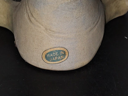 A5- Figura De Cerámica Japonesa. Niño Con Gorra Sentado - 70's, 80's