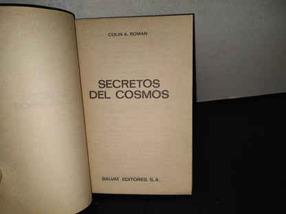 202- Secretos Del Cosmos - Colin A. Román - Biblioteca Básica Salvat 2 - 1971