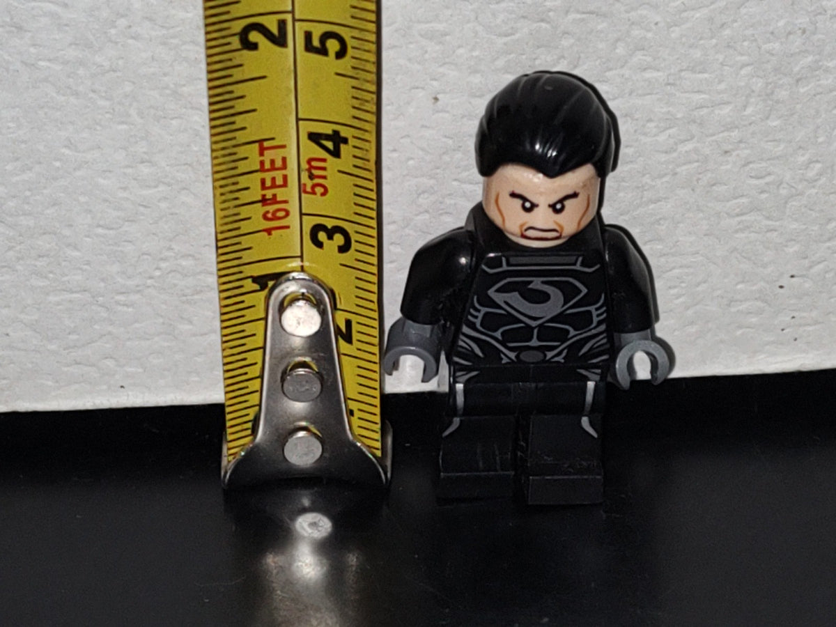 A5- Figura Lego Superman: General Zod - 2000'S