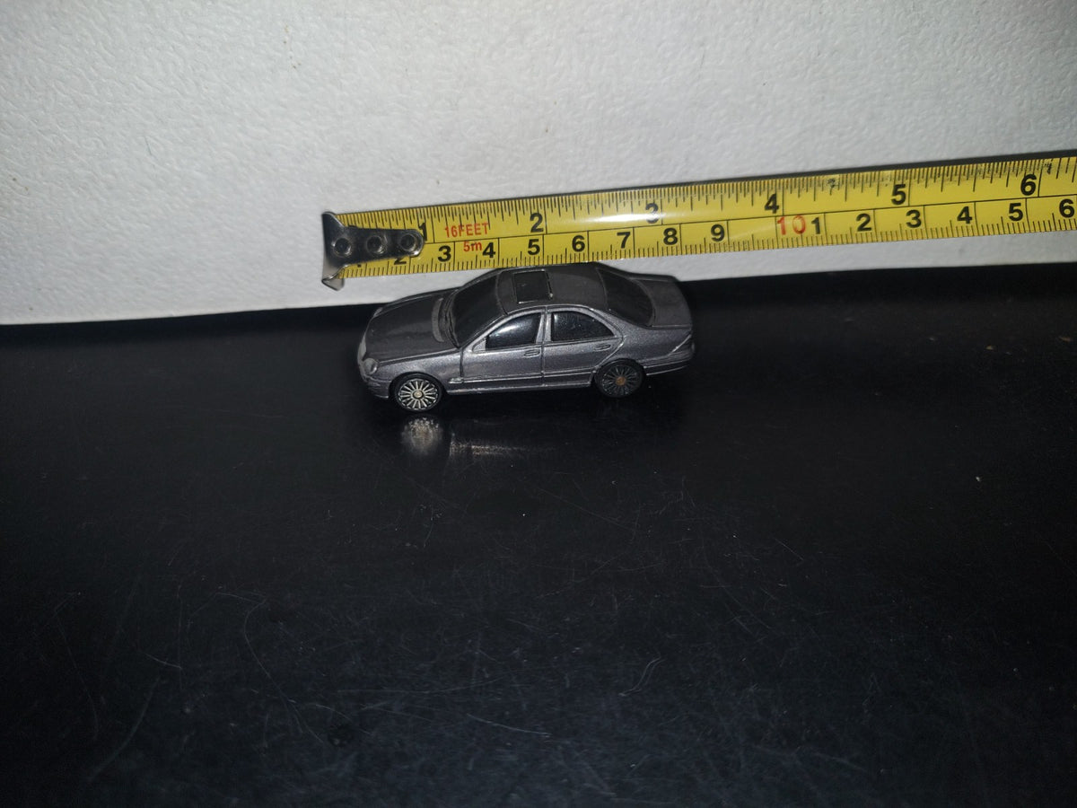 A2- Coche A Escala. Mercedes-Benz S-Class Gris - Marca Maisto - 90'S - 2000'S