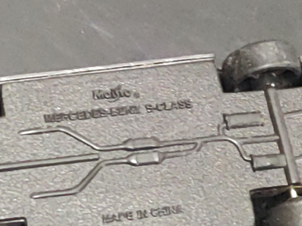 A2- Coche A Escala. Mercedes-Benz S-Class Gris - Marca Maisto - 90'S - 2000'S