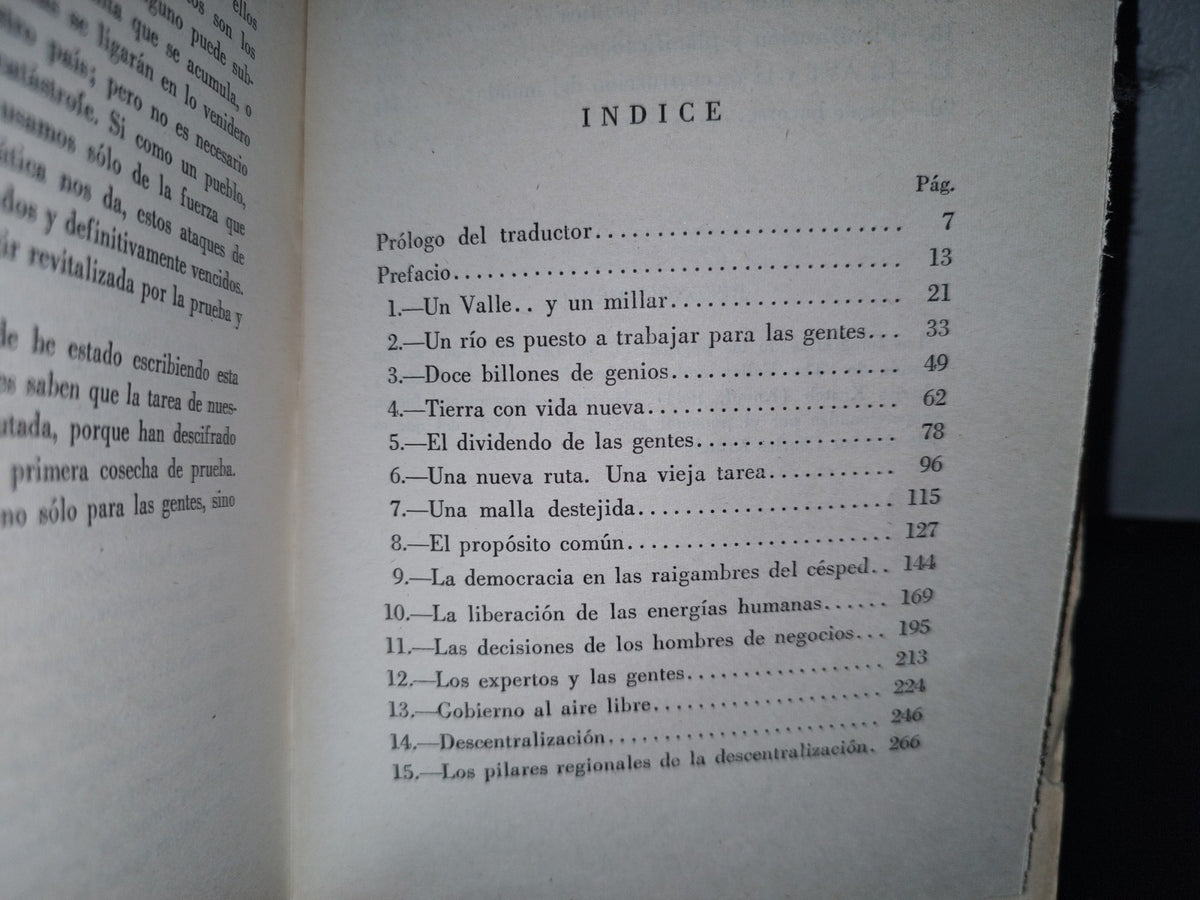 64- A. V. T. La Democracia En Marcha (Democracy On The March) - David E. Lilienthal - 1946