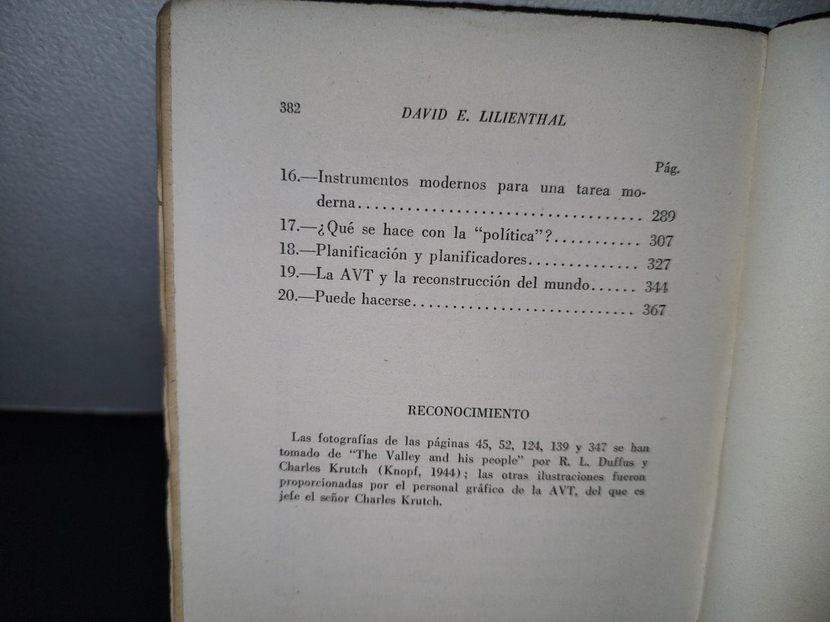 64- A. V. T. La Democracia En Marcha (Democracy On The March) - David E. Lilienthal - 1946
