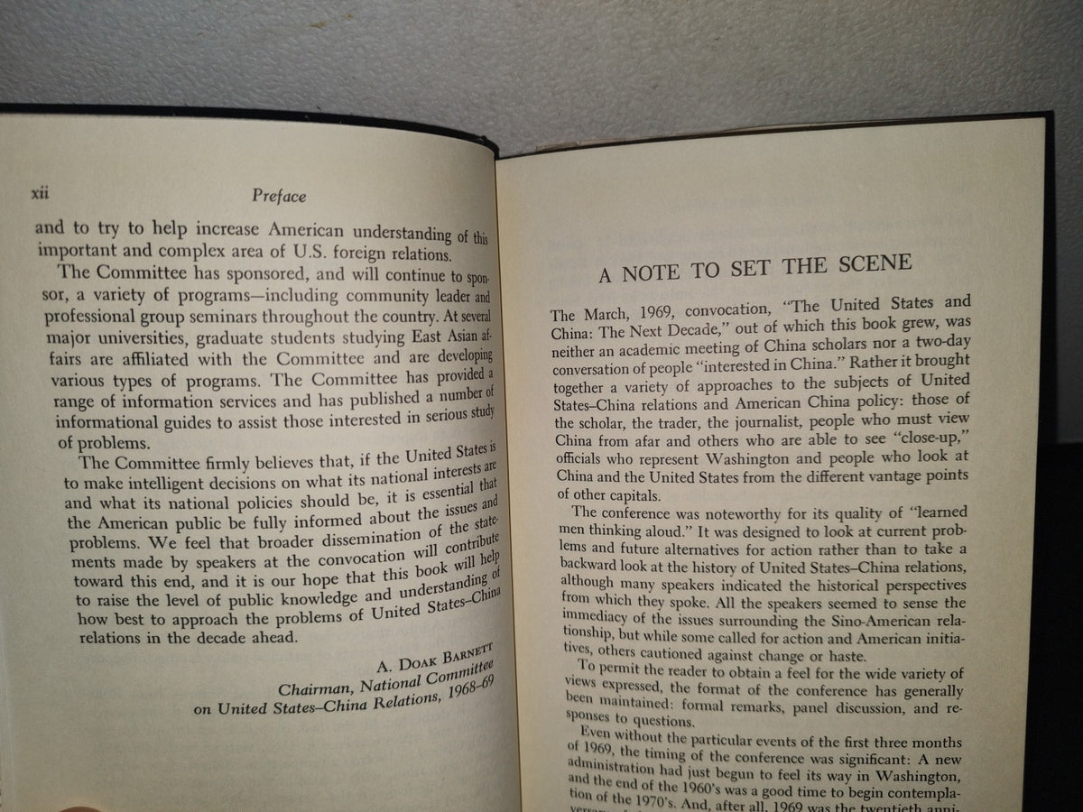 23- The United States & China. The Next Decade - A. Doak Barnett - 1970