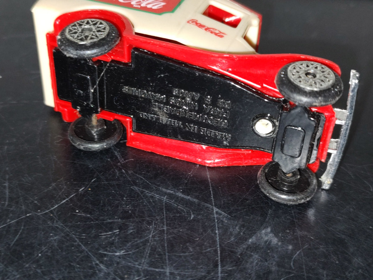 A6- Camioncito Coca Cola Vintage. Rojo Y Beige - 90's