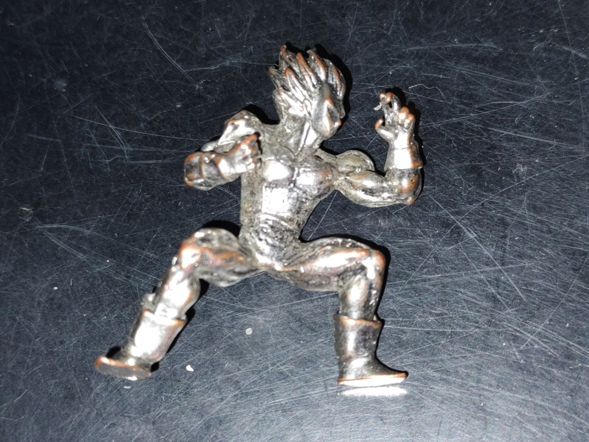 A6- Figura De Metal De Dragon Ball: Vegeta