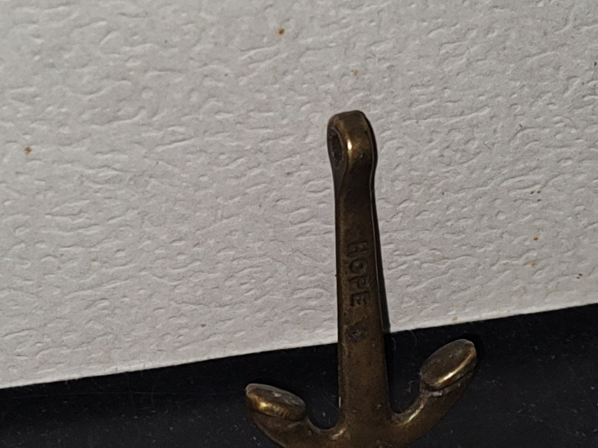 A5- Antiguo Dije De Bronce En Forma De Ancla - 70's
