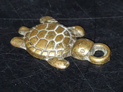 A5- Antiguo Mini Dije De Bronce En Forma De Tortuga - 70's