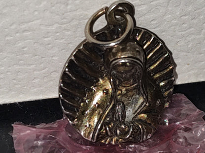 A5- Dije De Metal En Relieve Con La Virgen De Guadalupe - 70's - 80's