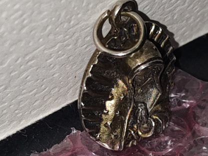 A5- Dije De Metal En Relieve Con La Virgen De Guadalupe - 70's - 80's