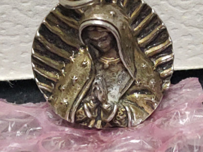 A5- Dije De Metal En Relieve Con La Virgen De Guadalupe - 70's - 80's