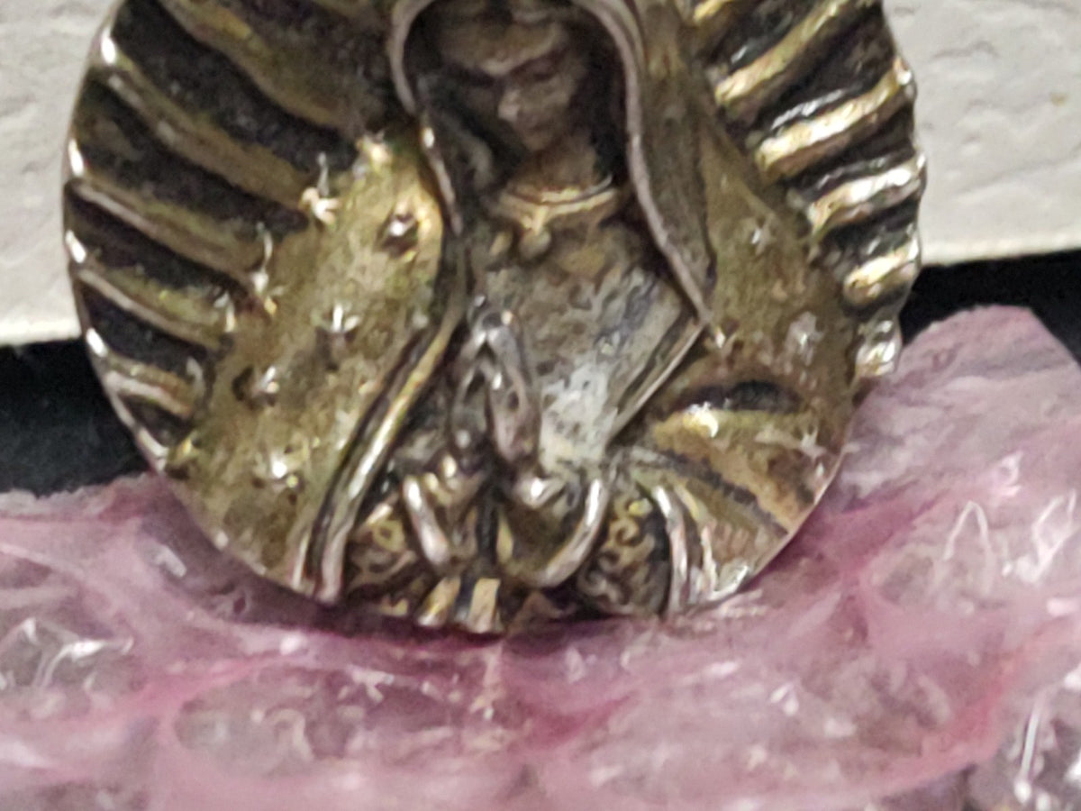 A5- Dije De Metal En Relieve Con La Virgen De Guadalupe - 70's - 80's