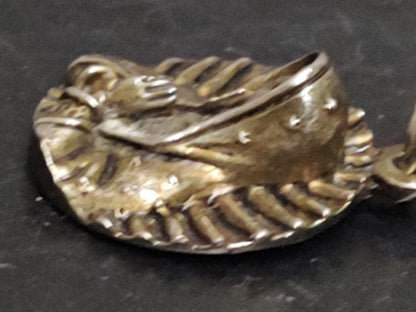 A5- Dije De Metal En Relieve Con La Virgen De Guadalupe - 70's - 80's