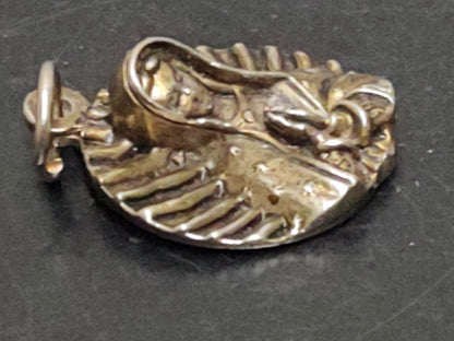 A5- Dije De Metal En Relieve Con La Virgen De Guadalupe - 70's - 80's