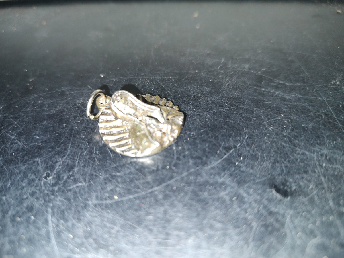 A5- Dije De Metal En Relieve Con La Virgen De Guadalupe - 70's - 80's