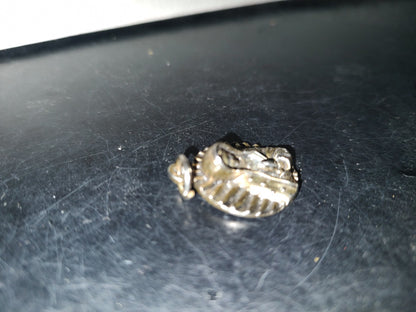 A5- Dije De Metal En Relieve Con La Virgen De Guadalupe - 70's - 80's