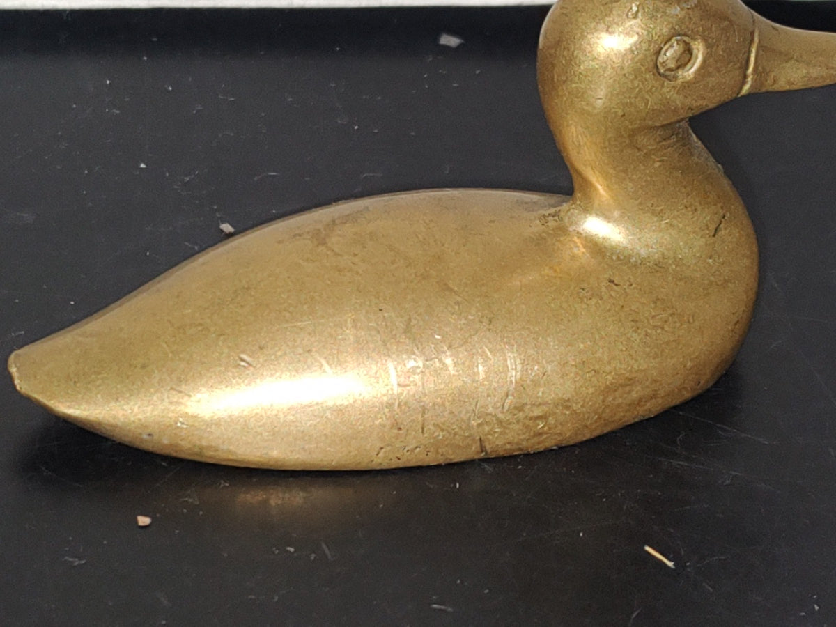 A5- Figura Maciza De Bronce: Pato Echado - 70's