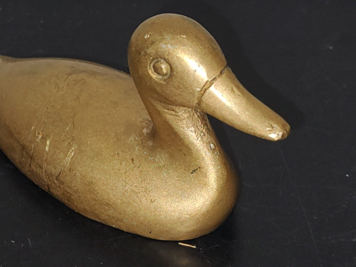 A5- Figura Maciza De Bronce: Pato Echado - 70's