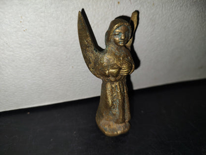 A5- Figura Maciza De Bronce: Ángel Con Alas Semiabiertas Sosteniendo Un Objeto - 50'S - 60'S