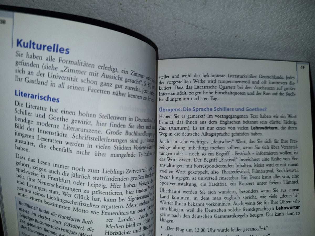 219- Destination Germany. Guide For International Students (English-German)
