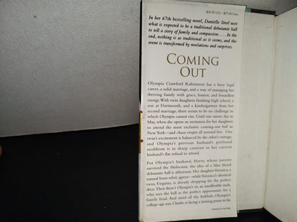 196- Coming Out - Danielle Steel - Delacorte Press 2006