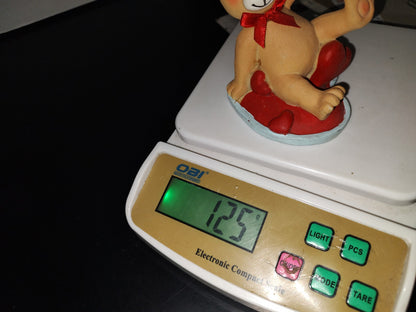 A7- Figura De Resina: Osito Recostado Con Corazones - 90's