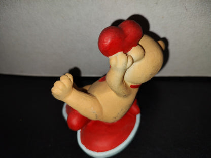 A7- Figura De Resina: Osito Recostado Con Corazones - 90's
