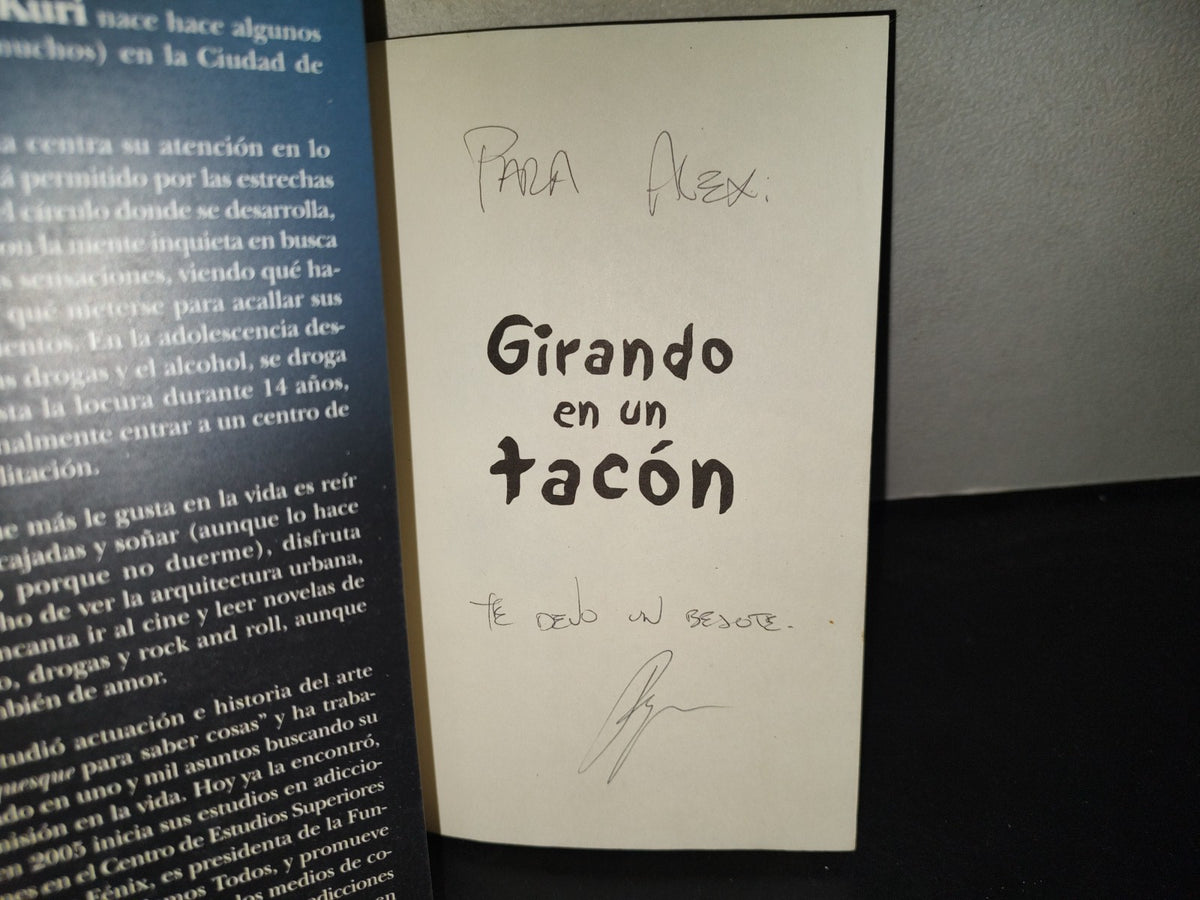 219- Girando En Un Tacón - Regina Kuri - Primera Edición 2006