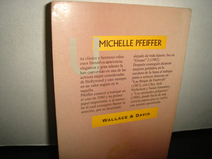 5- Michelle Pfeiffer - Wallace & Davis